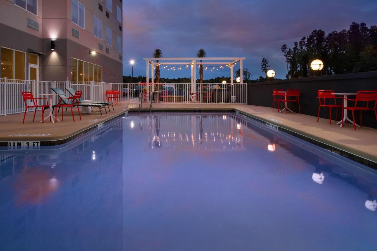 Tru By Hilton Lake Stadt Exterior foto